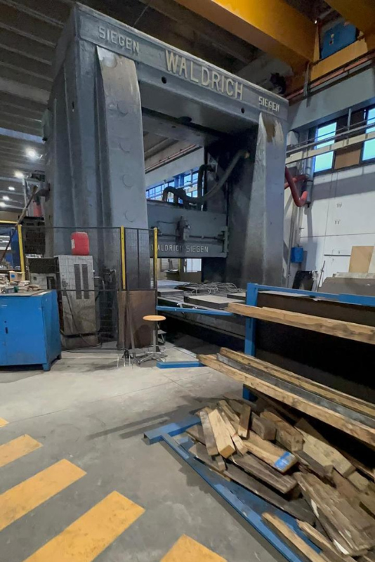 WALDRICH SIEGEN CNC Plano miller